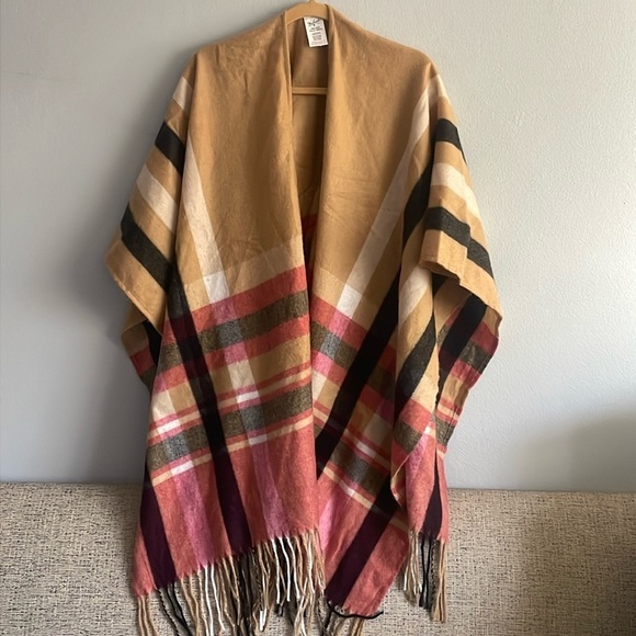Women's Woolrich Luxe Soft Cozy Blanket Scarf Wrap Ruana Fringed One-Size - Picture 3 of 13